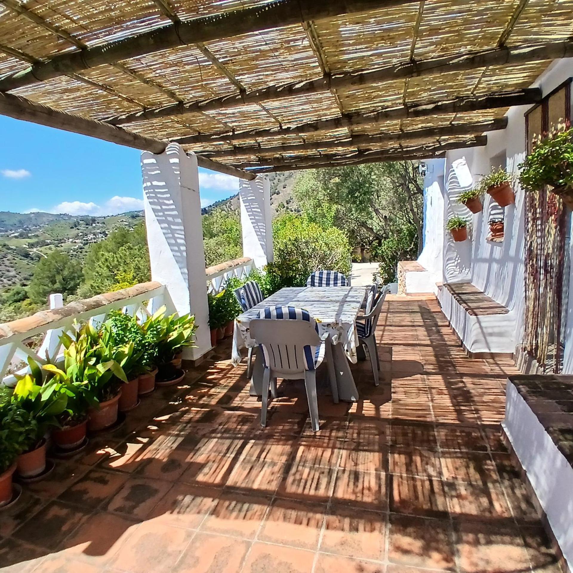 Cortijo Tipico Andaluz En La Sierra Cerca De Frigiliana De Nerja Y De Las Playas Kültér fotó